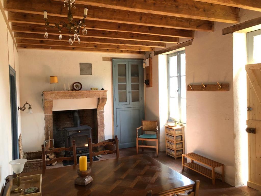 Le Tarde - Crecerelle Villa Saint-Desire ภายนอก รูปภาพ