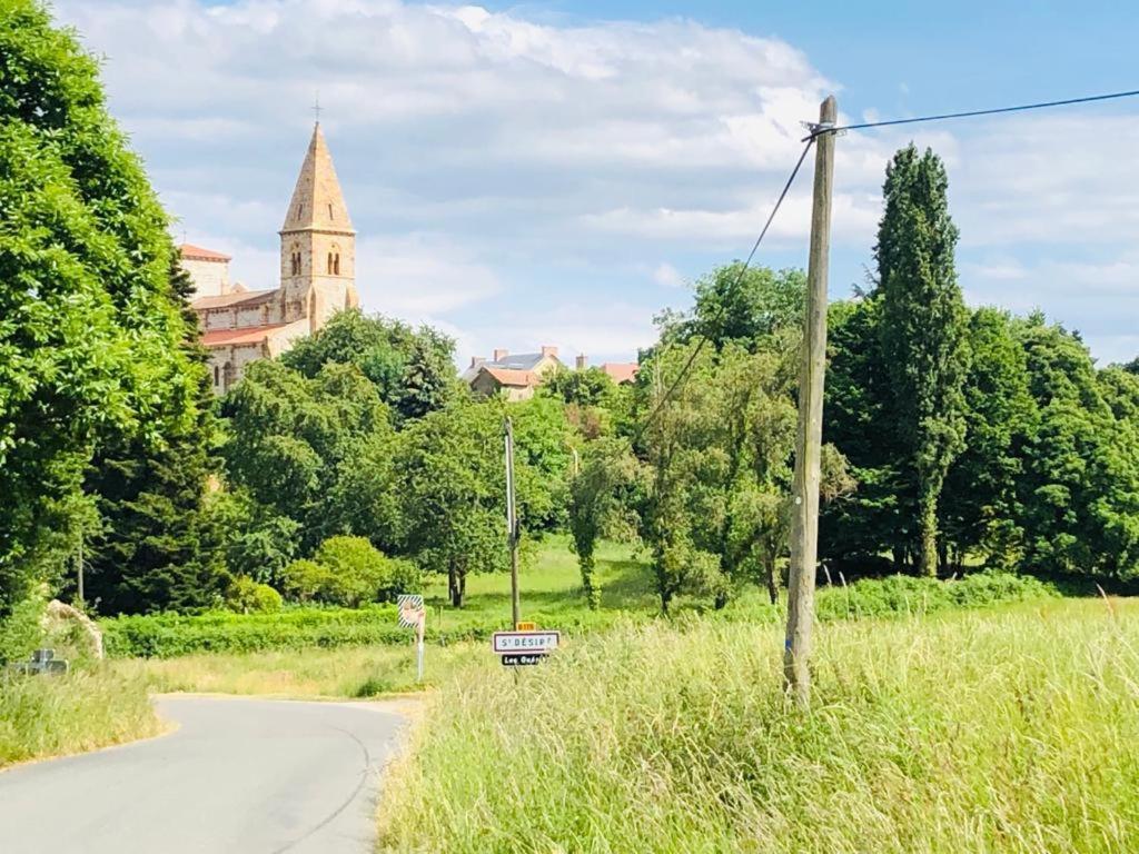 Le Tarde - Crecerelle Villa Saint-Desire ภายนอก รูปภาพ